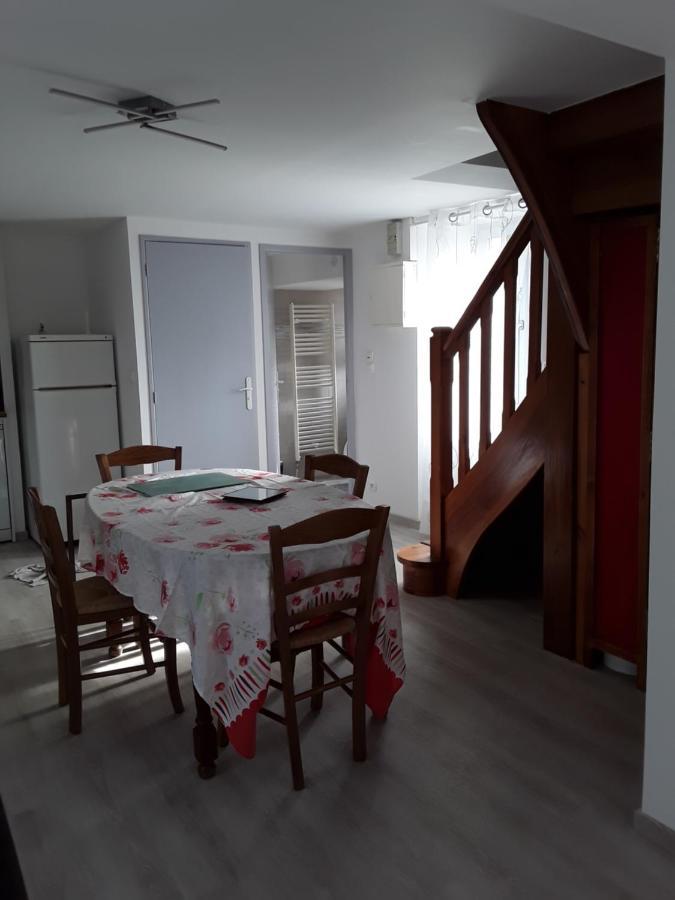 Gite Le Jaya Saint-Georges-de-Luzençon Exteriör bild