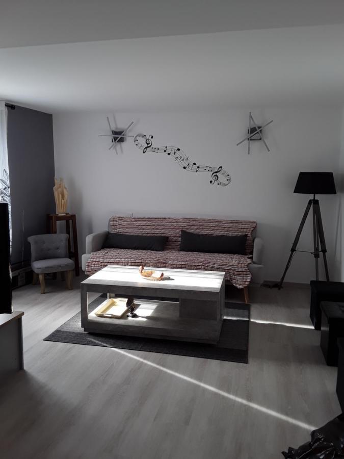 Gite Le Jaya Saint-Georges-de-Luzençon Exteriör bild