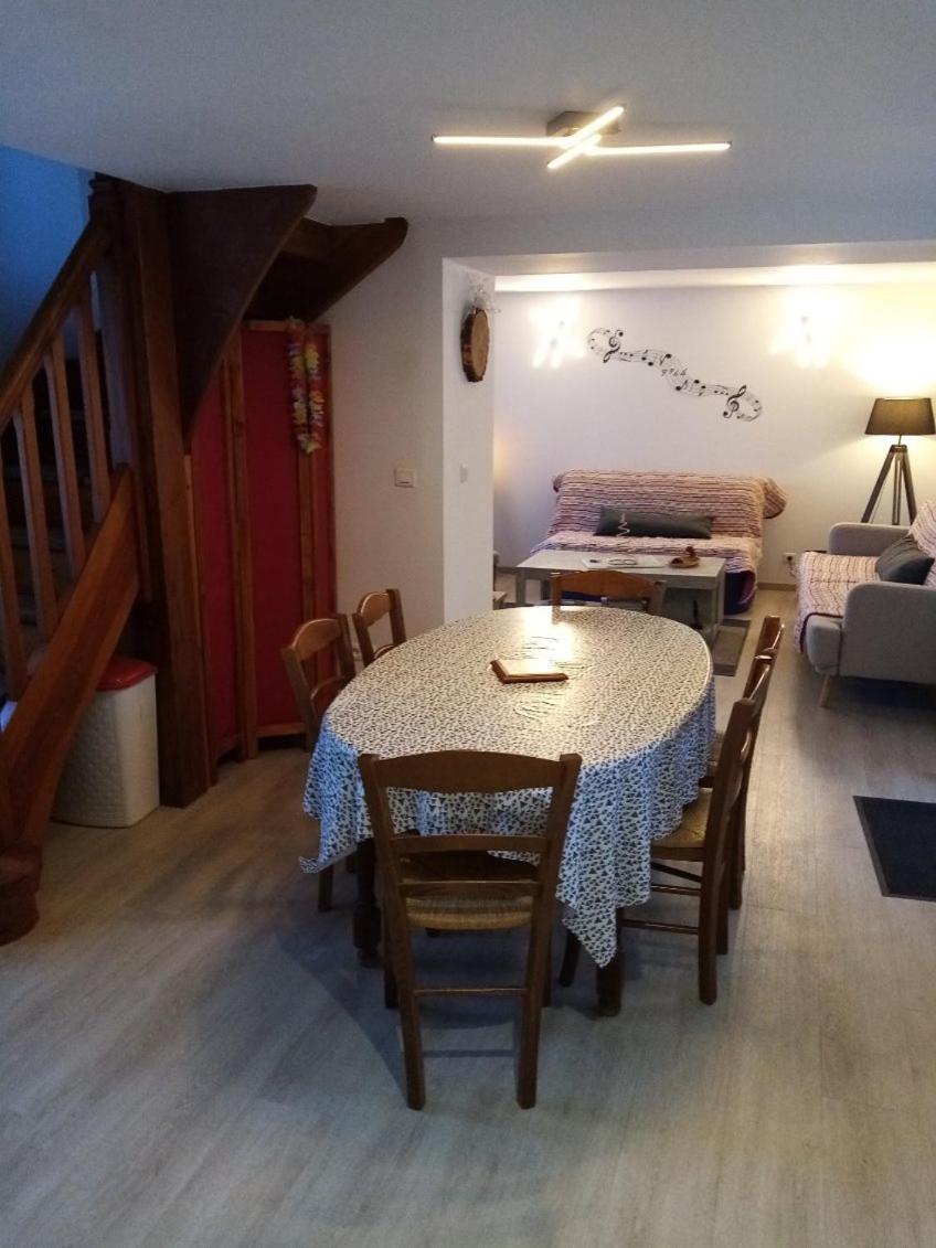 Gite Le Jaya Saint-Georges-de-Luzençon Exteriör bild